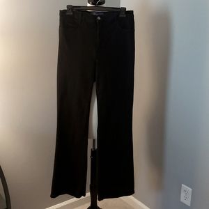 NYDJ BLACK JEANS BOOT CUT LIFT & TUCK SIZE 8